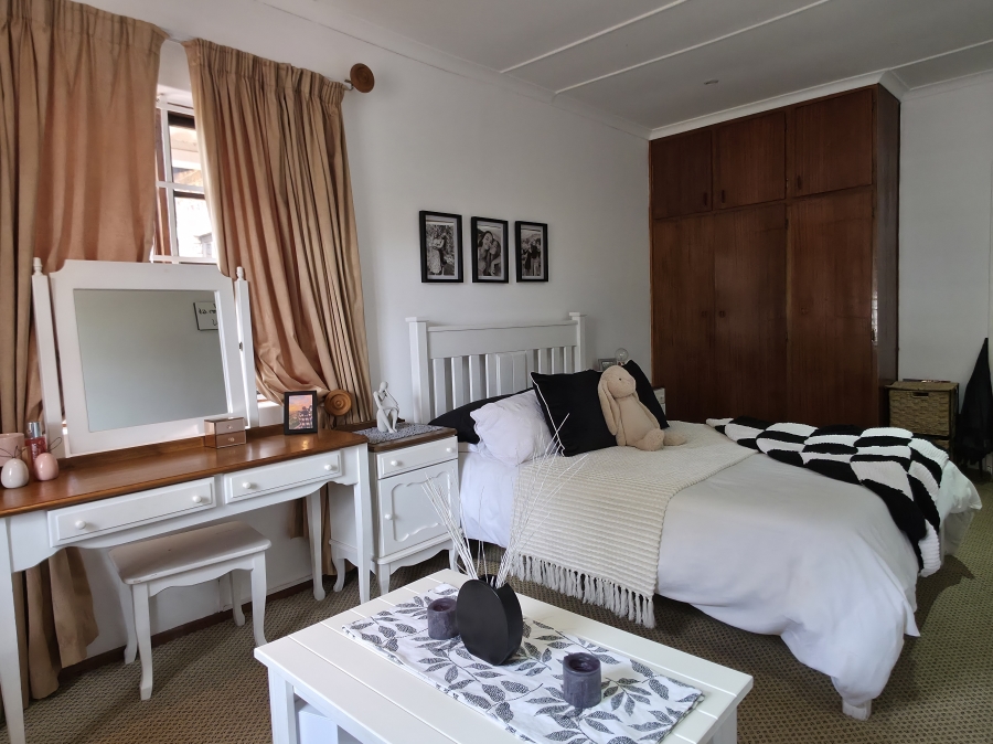 4 Bedroom Property for Sale in Noorsekloof Eastern Cape